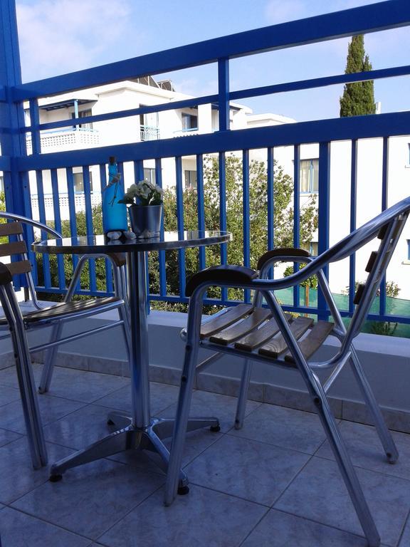 Ocean Blue Apartments Paphos Kültér fotó